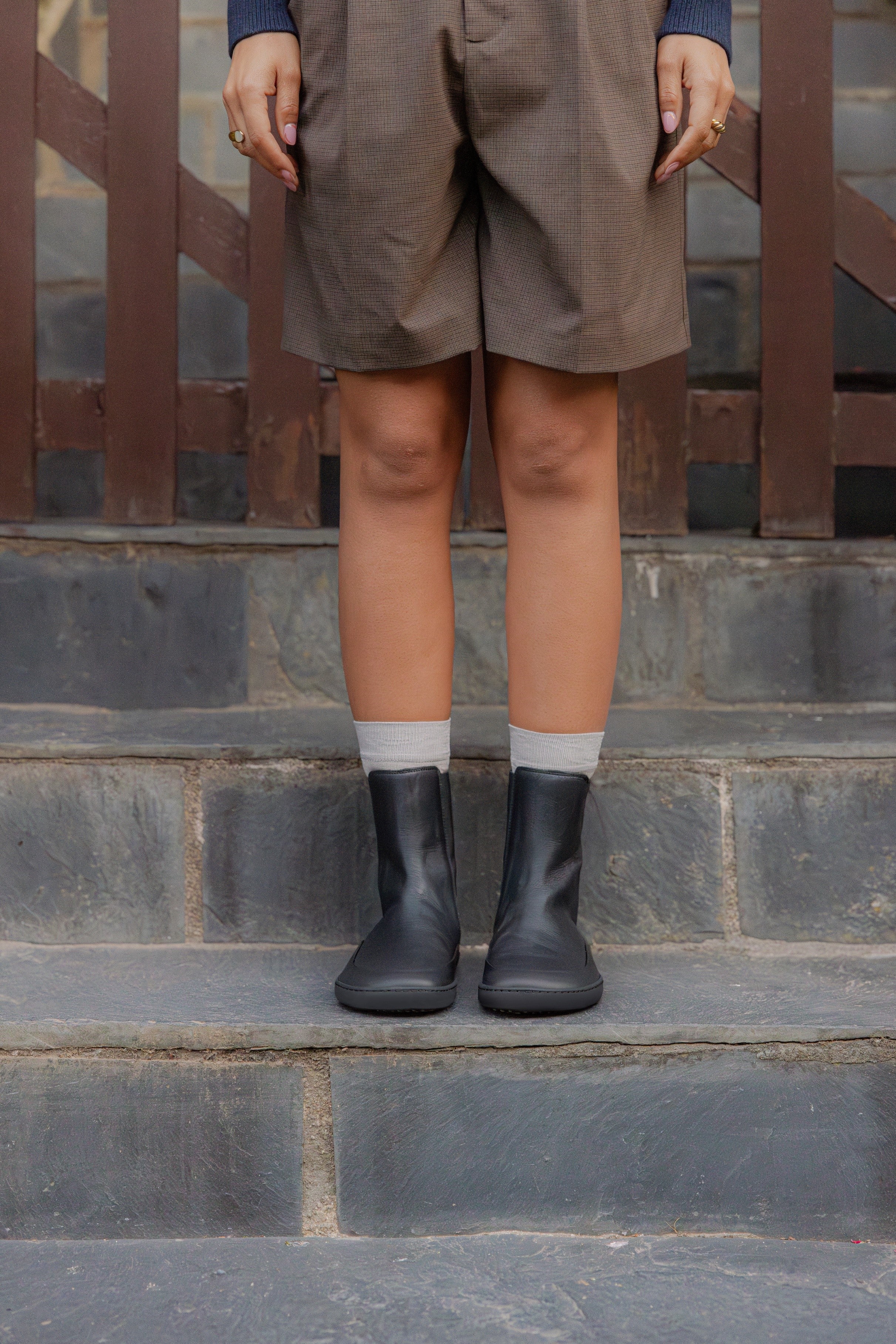 Shapen Victory Barefoot Chelsea Boots - Black Leather - Image 7